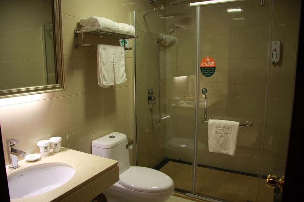 GreenTree Inn ShangHai JiaDing the South of F1 Circuit FangTai Hardware Market Express Hotel