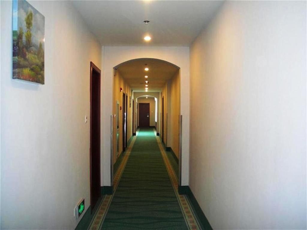 GreenTree Inn ShangHai JiaDing the South of F1 Circuit FangTai Hardware Market Express Hotel