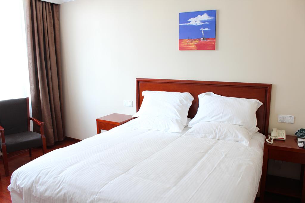 GreenTree Inn ShangHai JiaDing the South of F1 Circuit FangTai Hardware Market Express Hotel