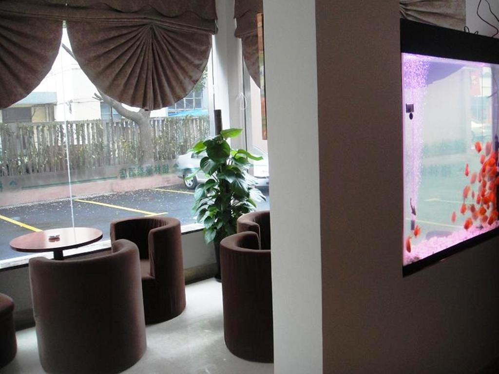 GreenTree Inn ShangHai JiaDing the South of F1 Circuit FangTai Hardware Market Express Hotel