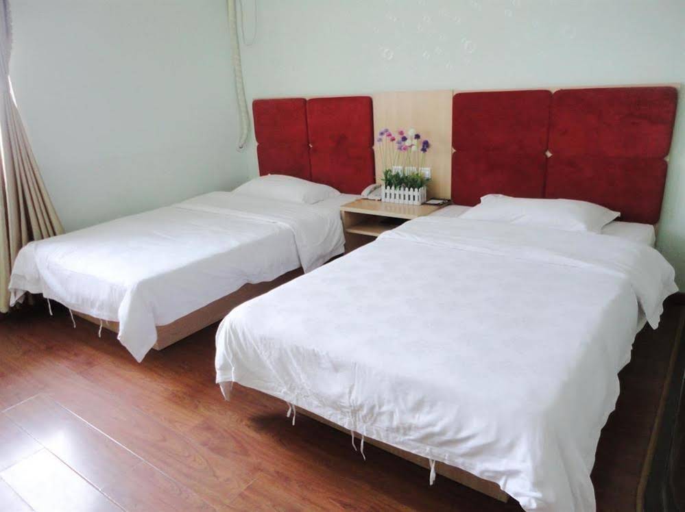Celebrity Star Hotel