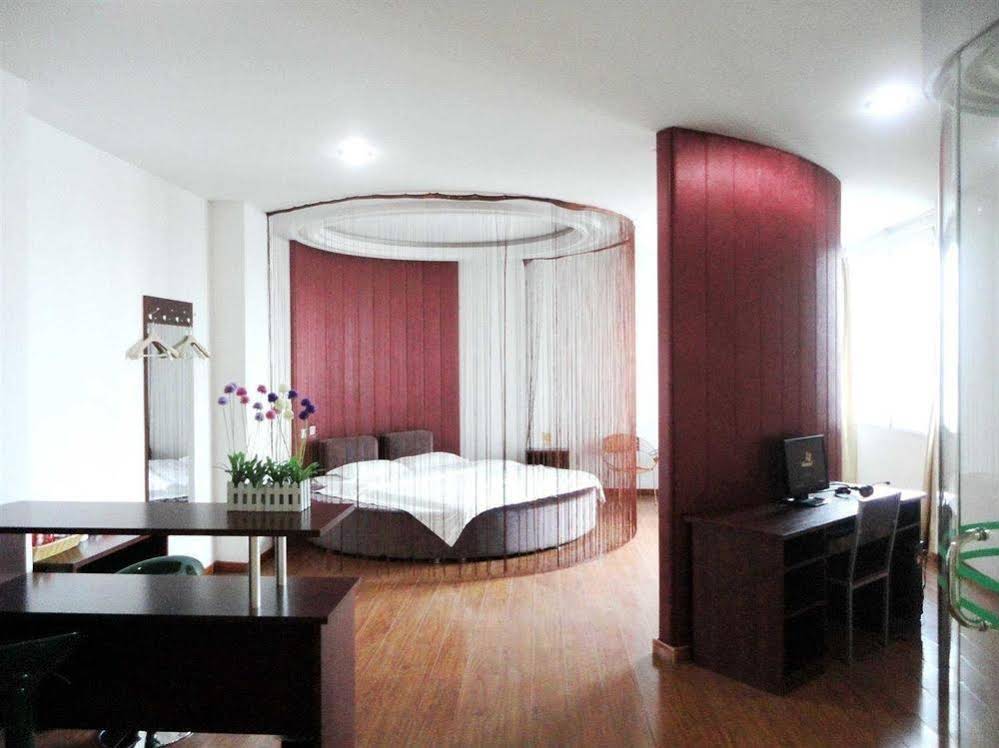 Celebrity Star Hotel