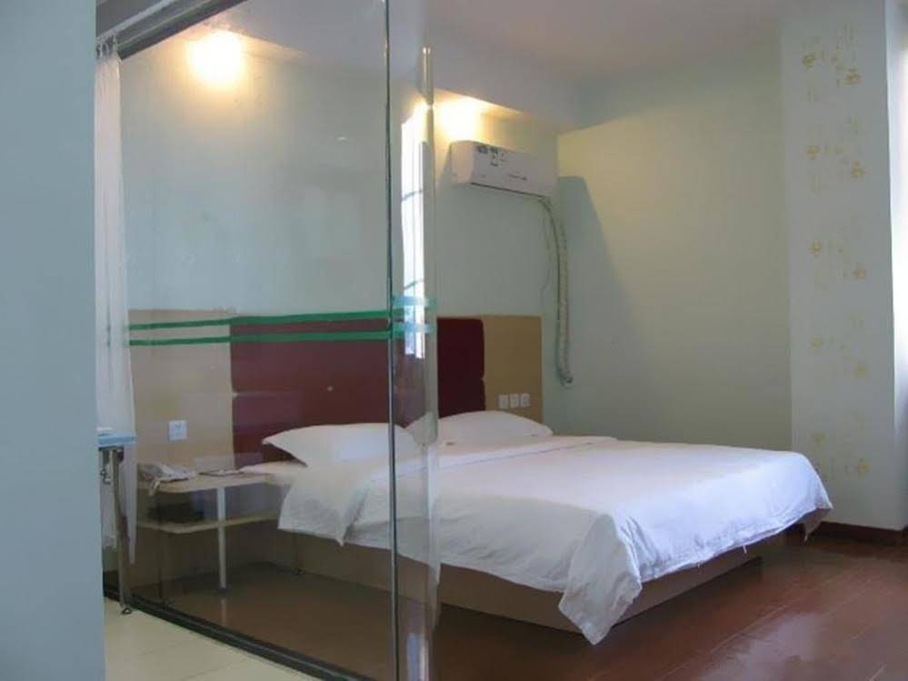 Celebrity Star Hotel