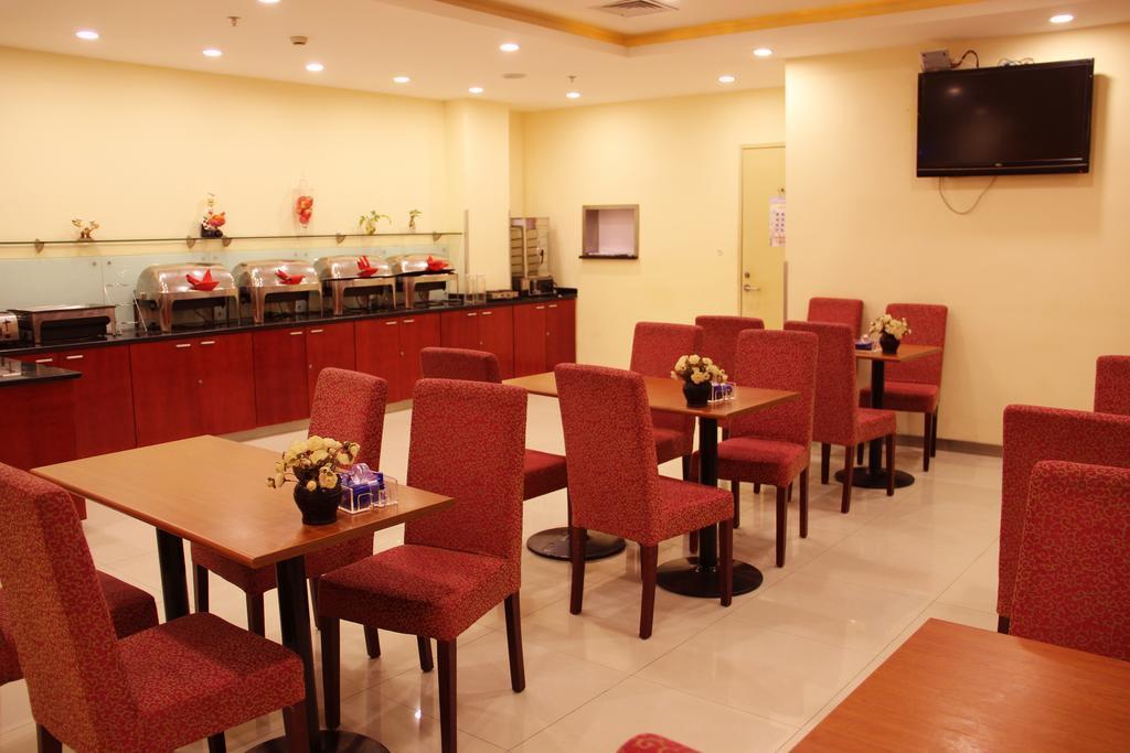 Super 8 Hotel Shanghai Hongqia