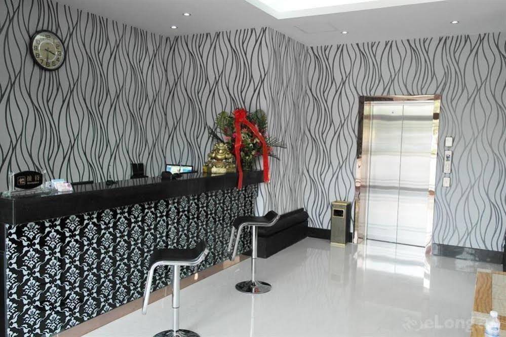 City 118 Chain Hotel