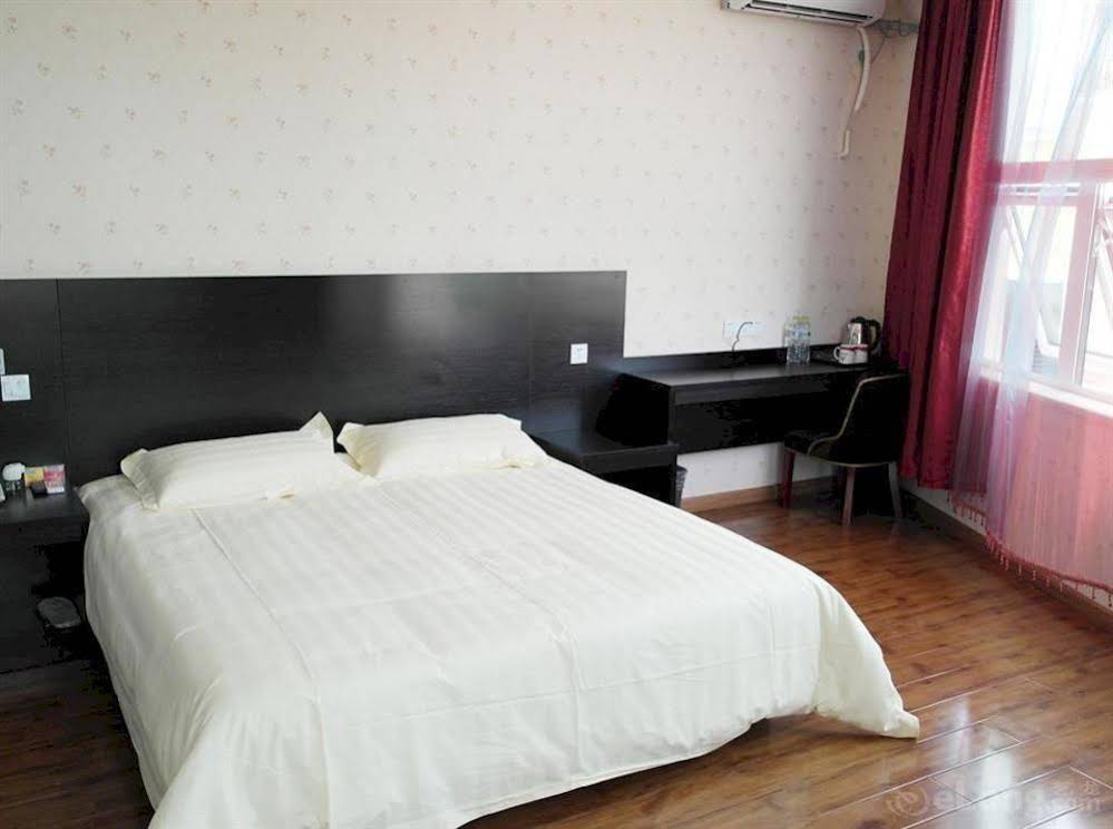 City 118 Chain Hotel