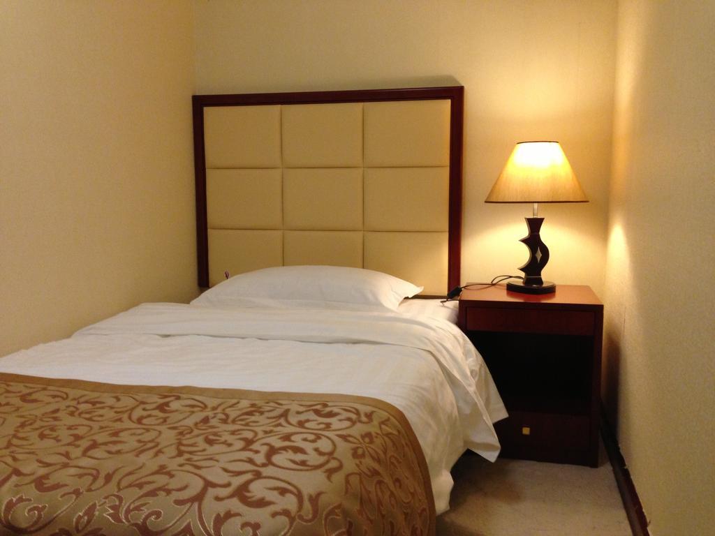 Eagle Canyon Hotel