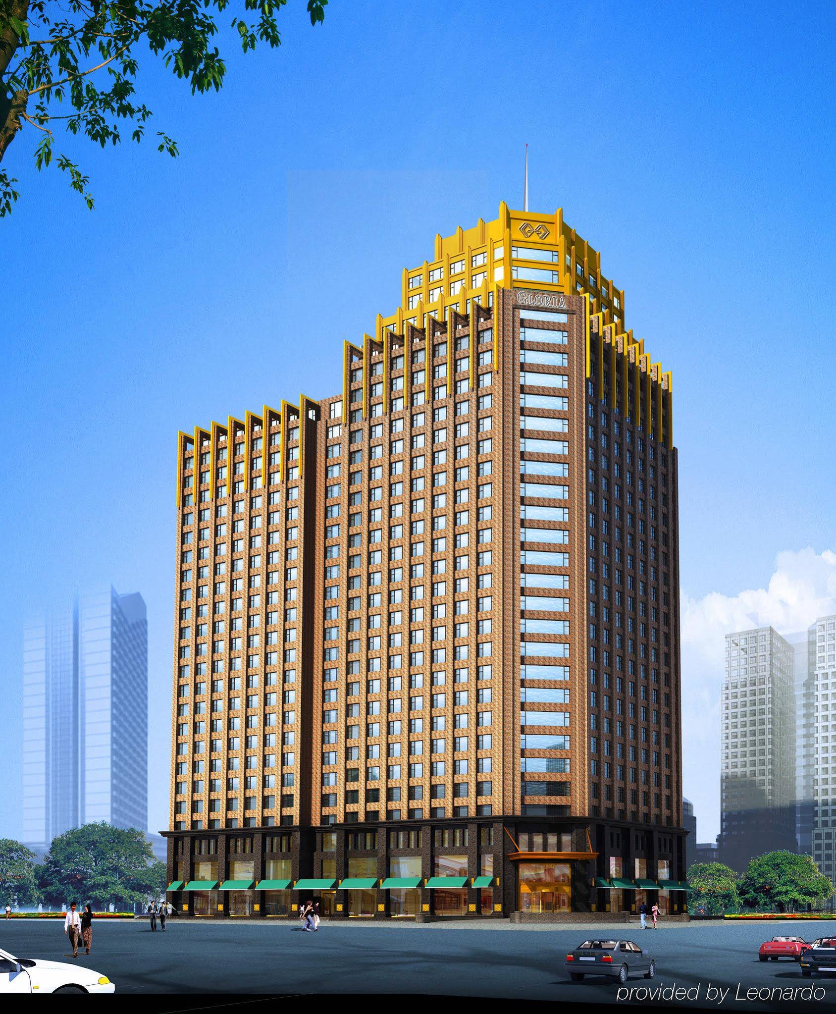 Enrichee Gloria Plaza