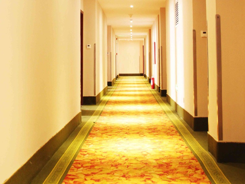 GreenTree Inn Shandong Qingdao Development District SDUST Express Hotel