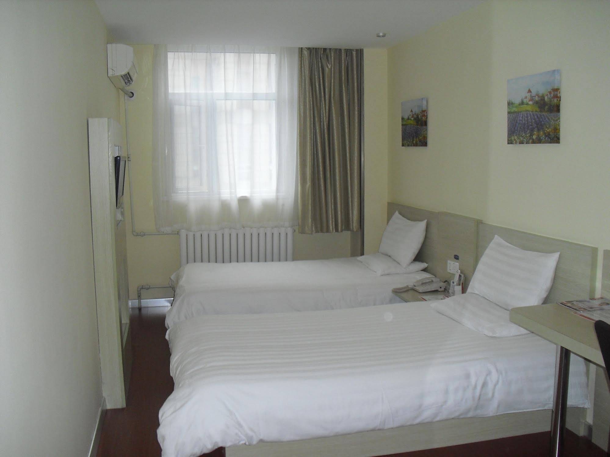 Hanting Hotel Qingdao May Fourth Square