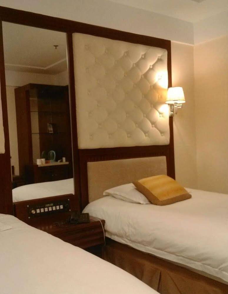 Qingpu Family Hotel