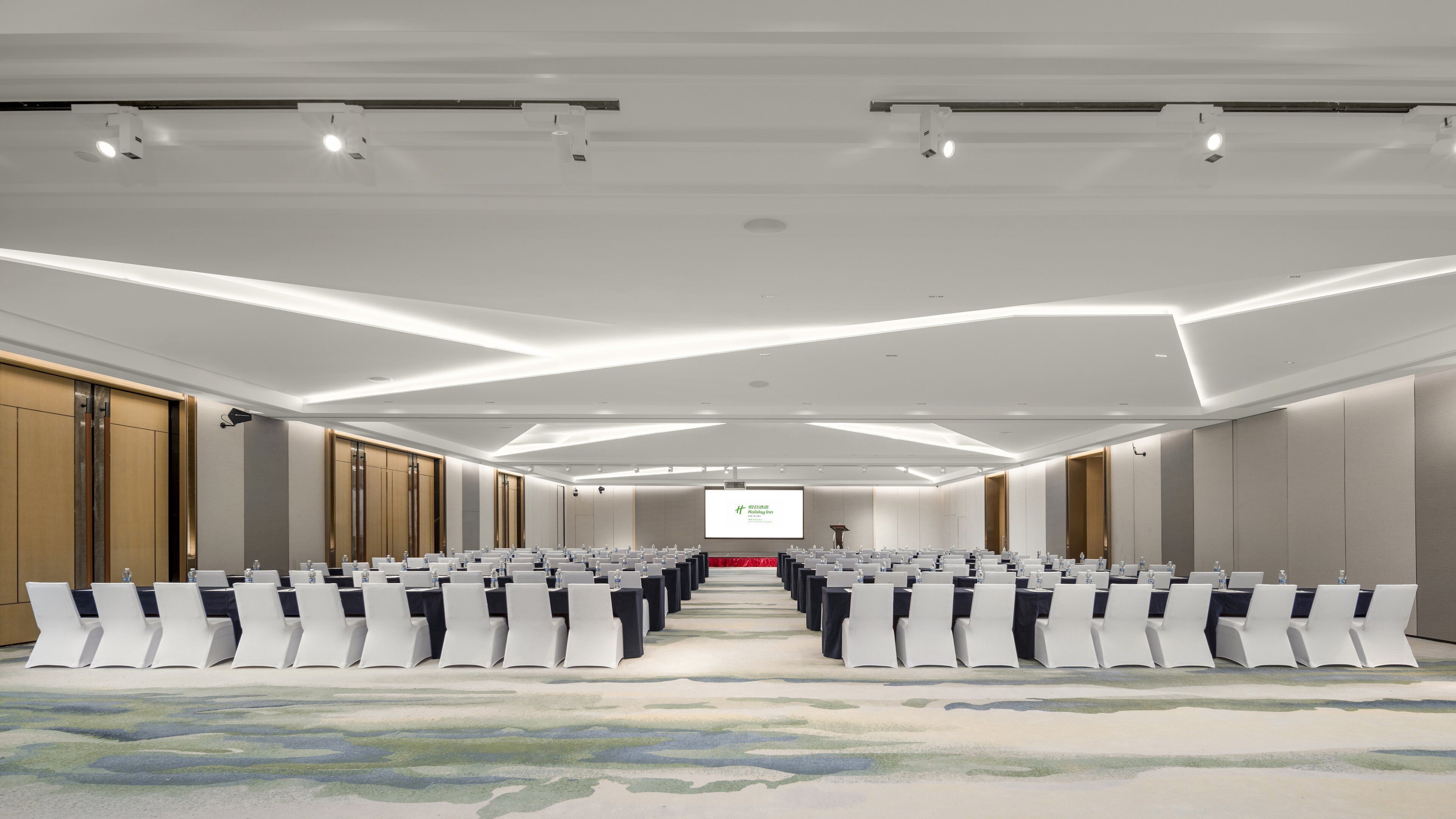 Holiday Inn Qinhuangdao Haigang