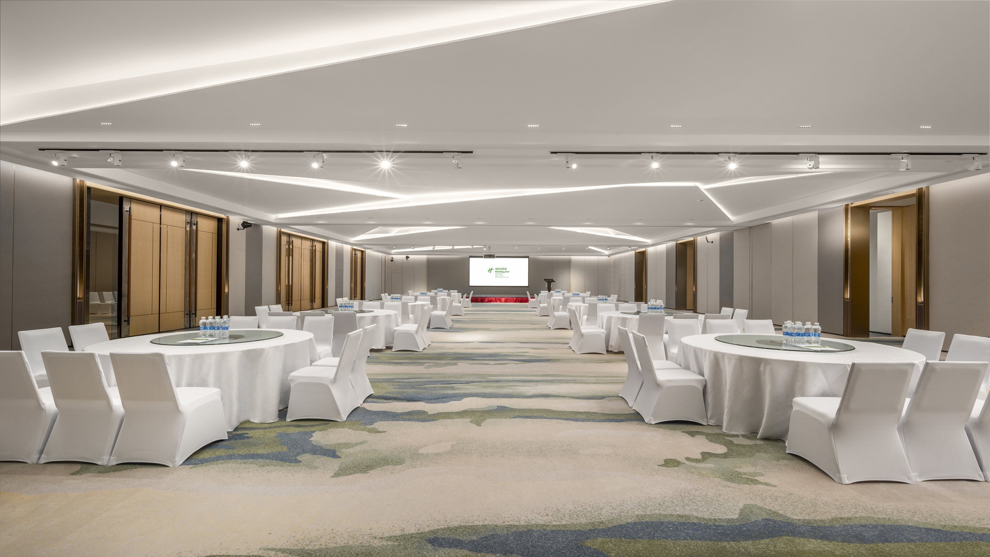 Holiday Inn Qinhuangdao Haigang