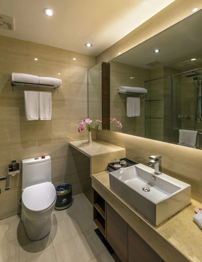 Jinjiang Peninsula Seasons Hotel