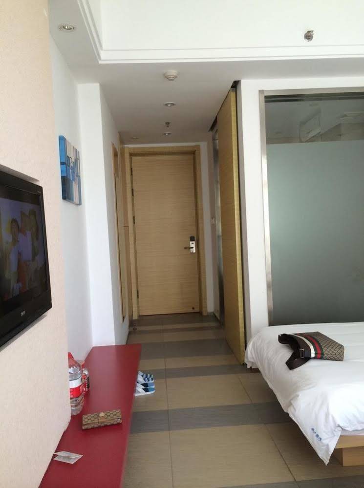 Holiday Bay Fashion Hotel