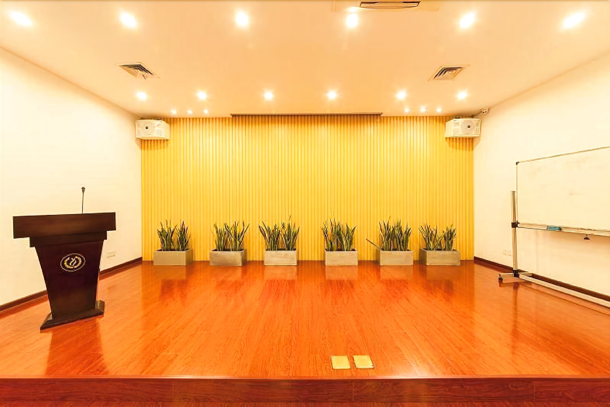 Eastern Garden Service Apartment
