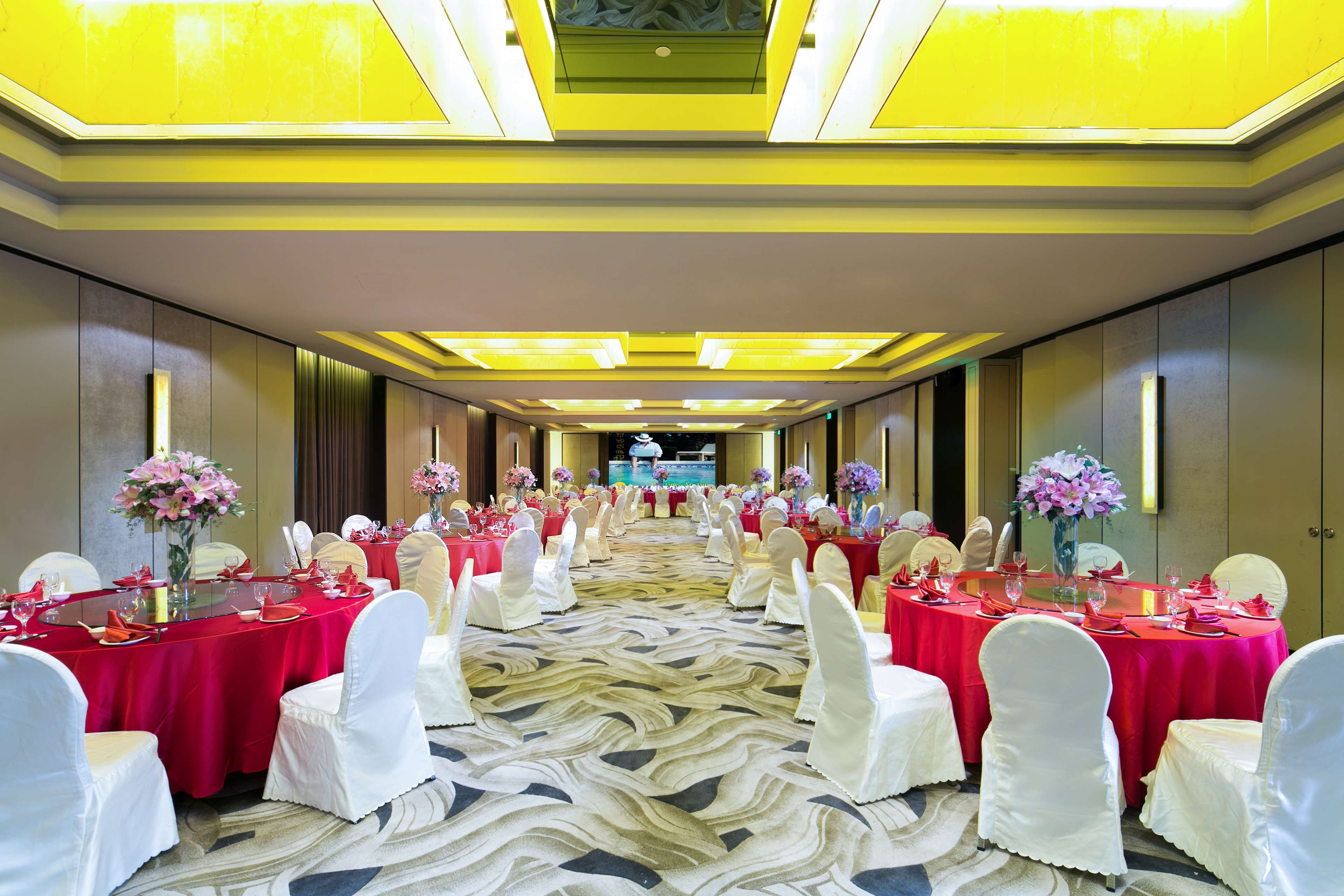 Golden Tulip Bund New Asia