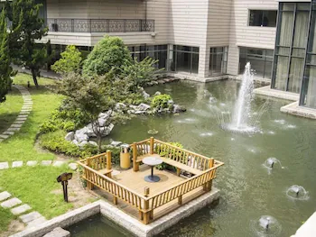 GreenTree Eastern Shanghai Hongqiao Airport LongBai Hotel