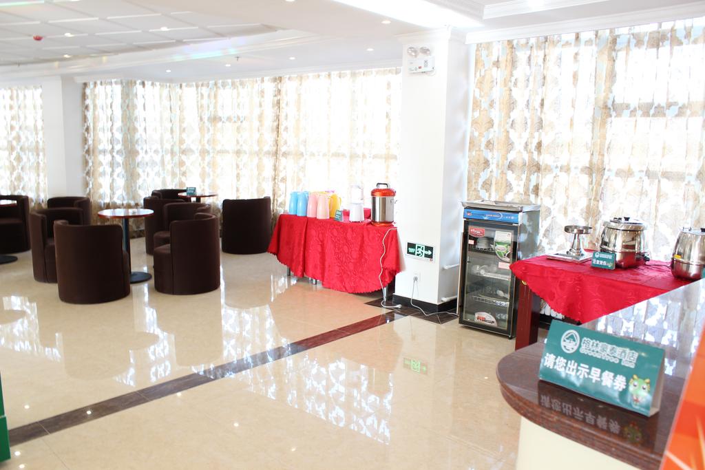 GreenTree Inn ShangHai PuDong Airport HuaXia East Road Railway Station Shell Hotel