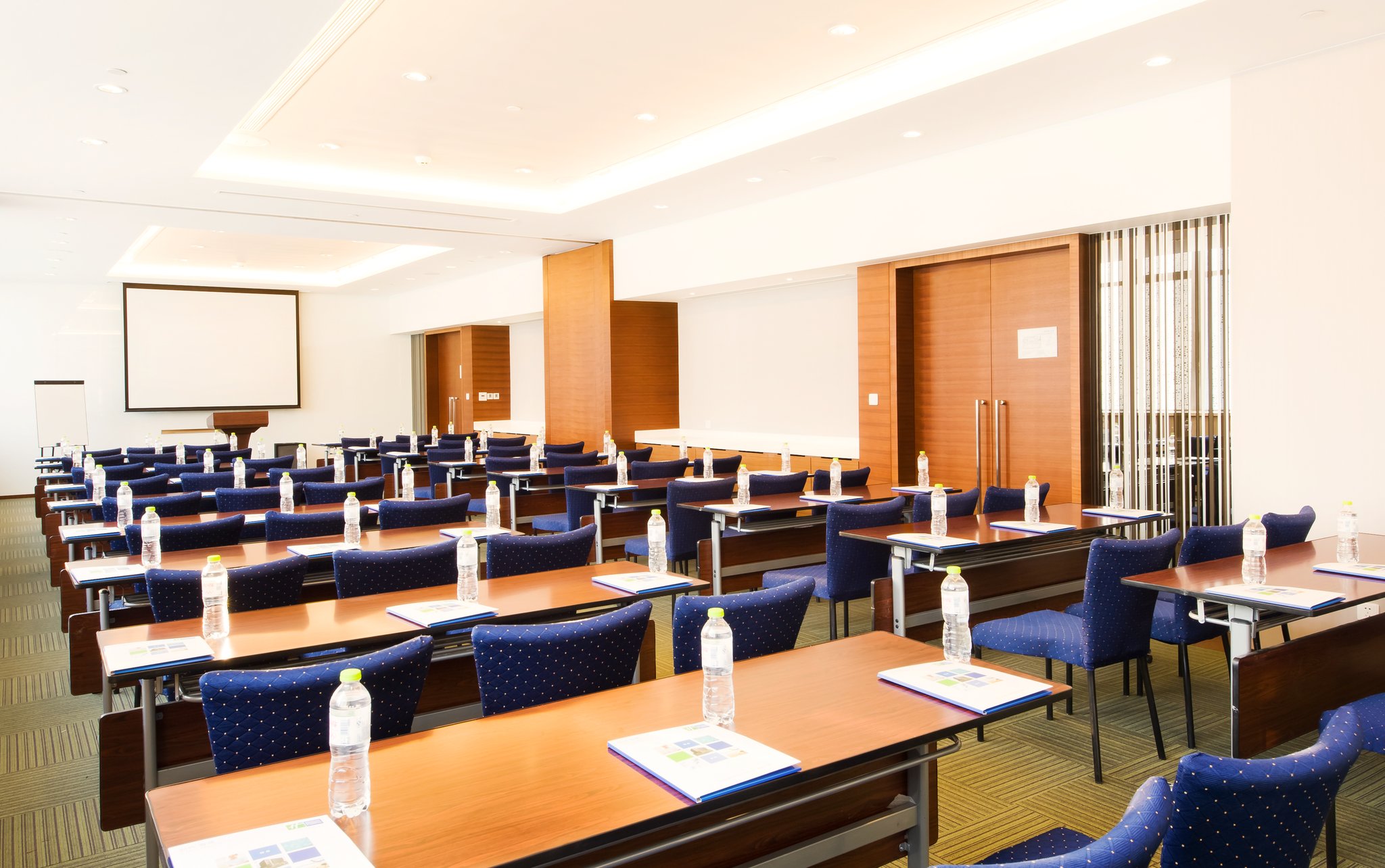 Holiday Inn Express Shanghai Jinsha