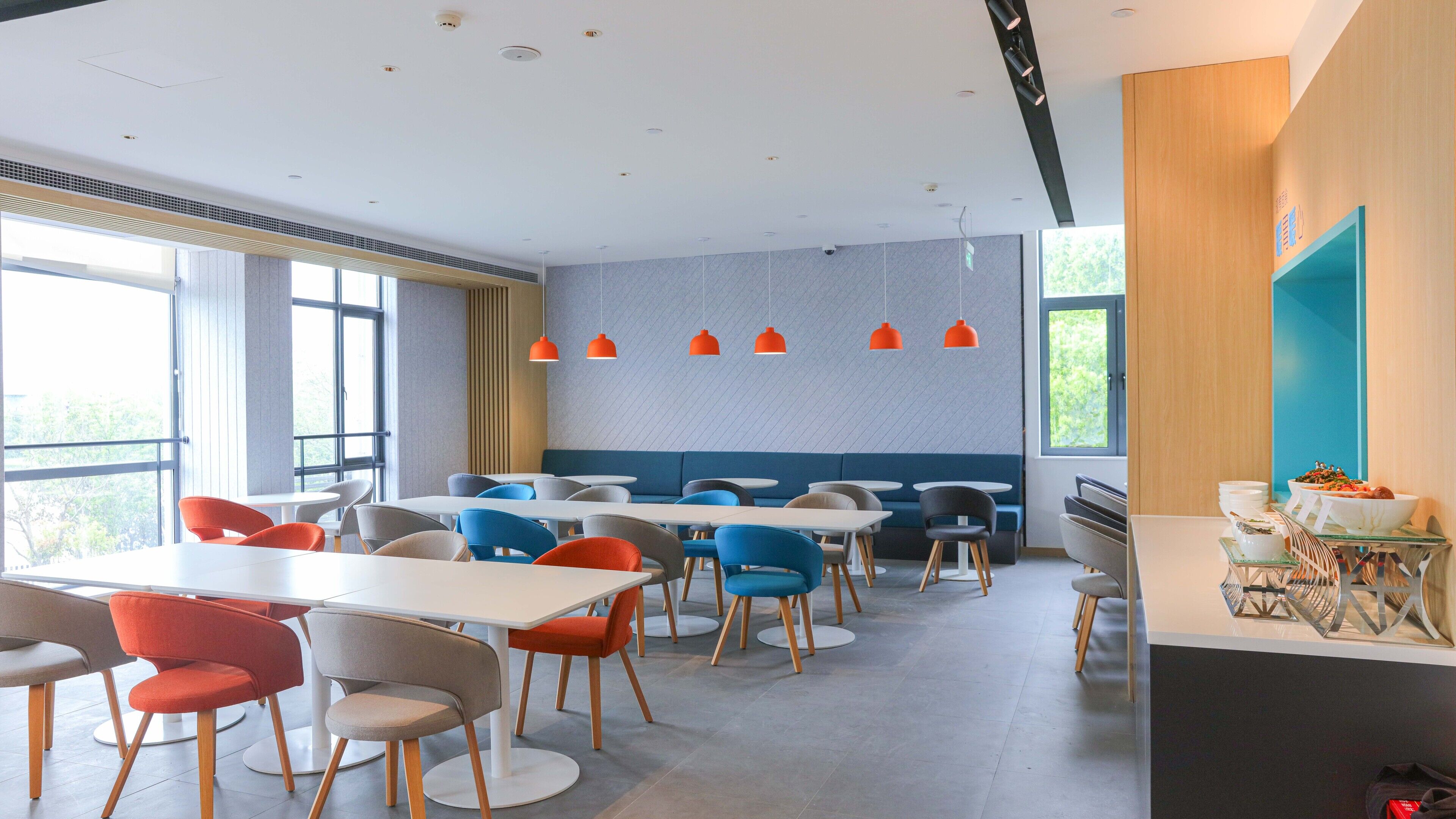 Holiday Inn Express Shanghai Pudong Airport