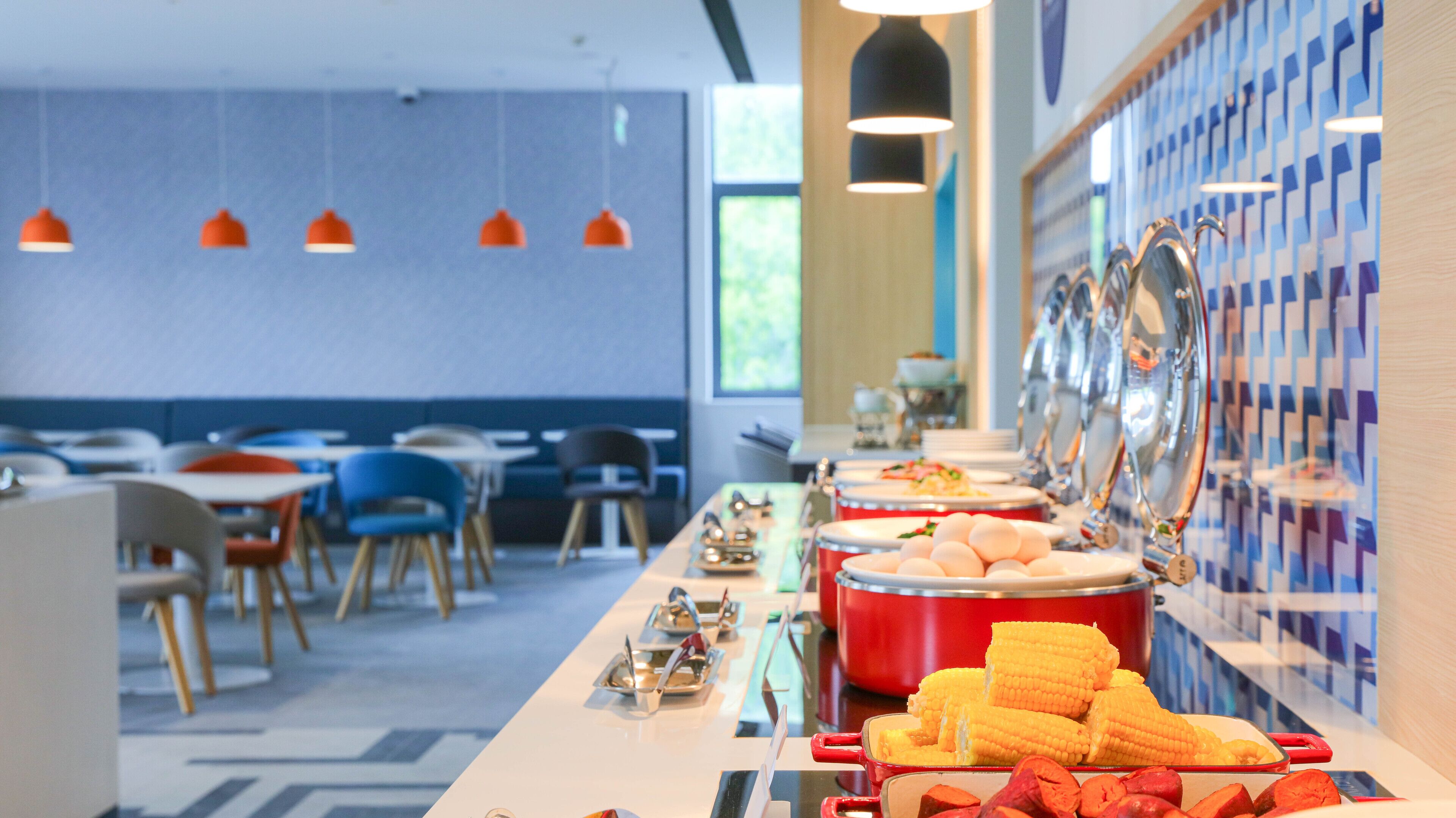 Holiday Inn Express Shanghai Pudong Airport