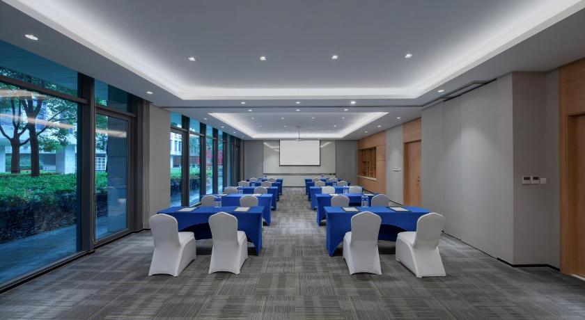 Holiday Inn Express Shanghai Pujiang