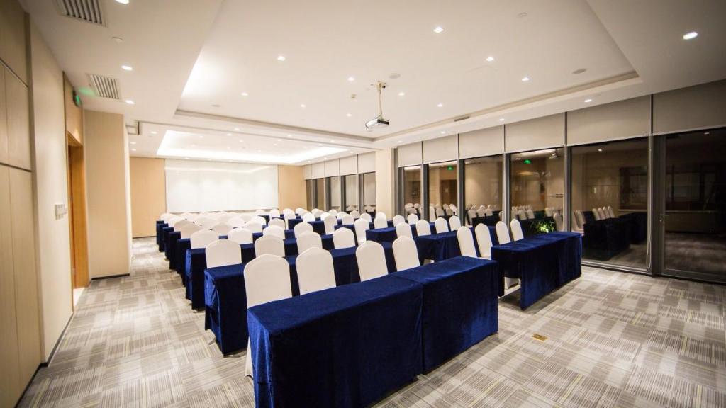 Holiday Inn Express Shanghai Pujiang