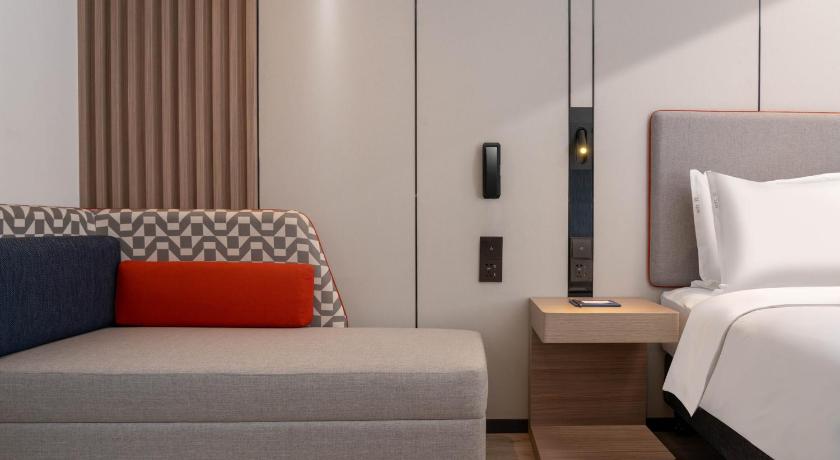 Holiday Inn Express Shanghai Pujiang