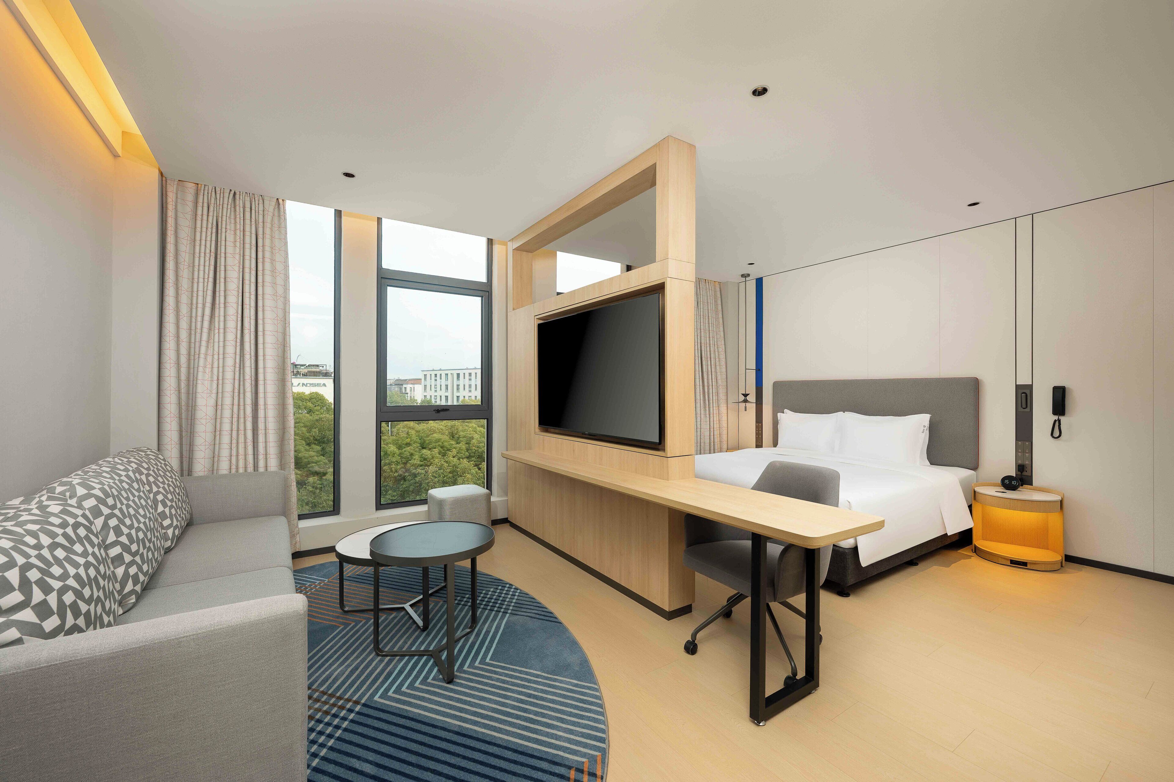 Holiday Inn Express Shanghai PVG Zhuqiao by IHG