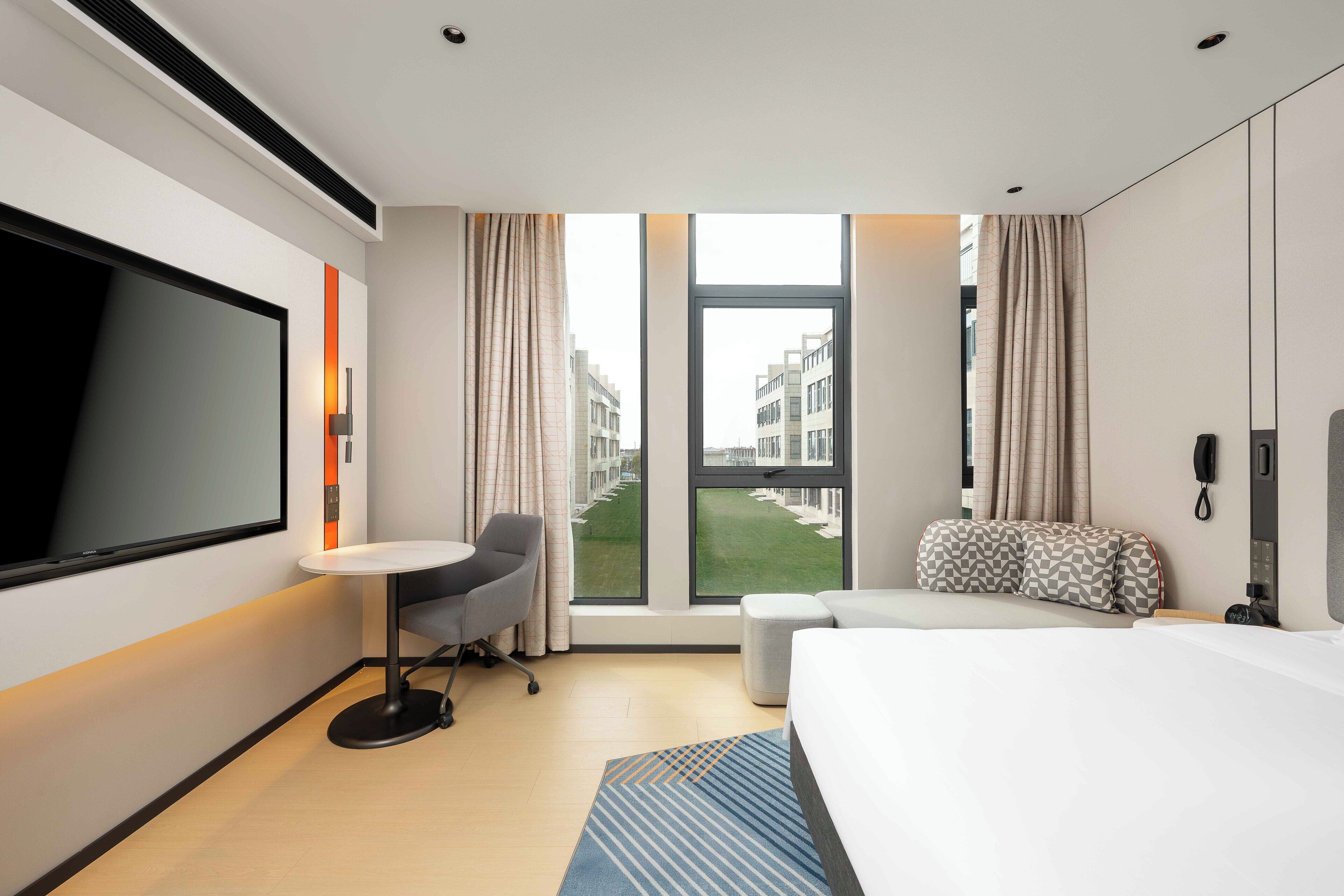 Holiday Inn Express Shanghai PVG Zhuqiao by IHG