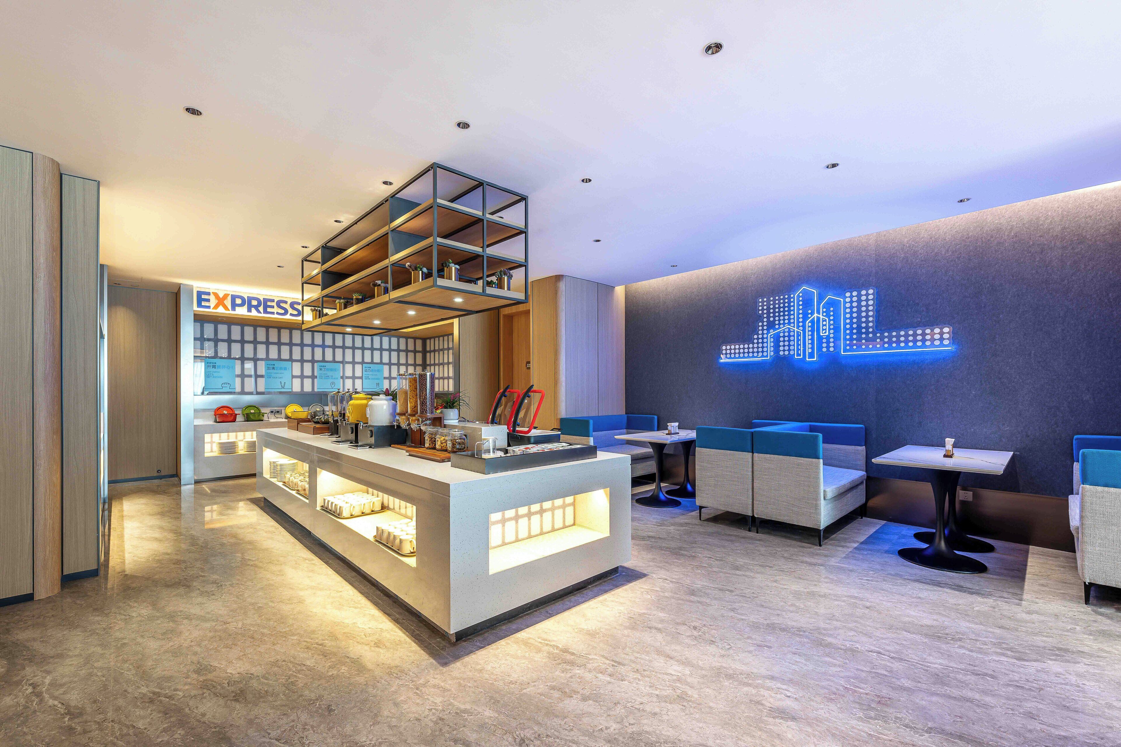 Holiday Inn Express Shanghai PVG Zhuqiao by IHG