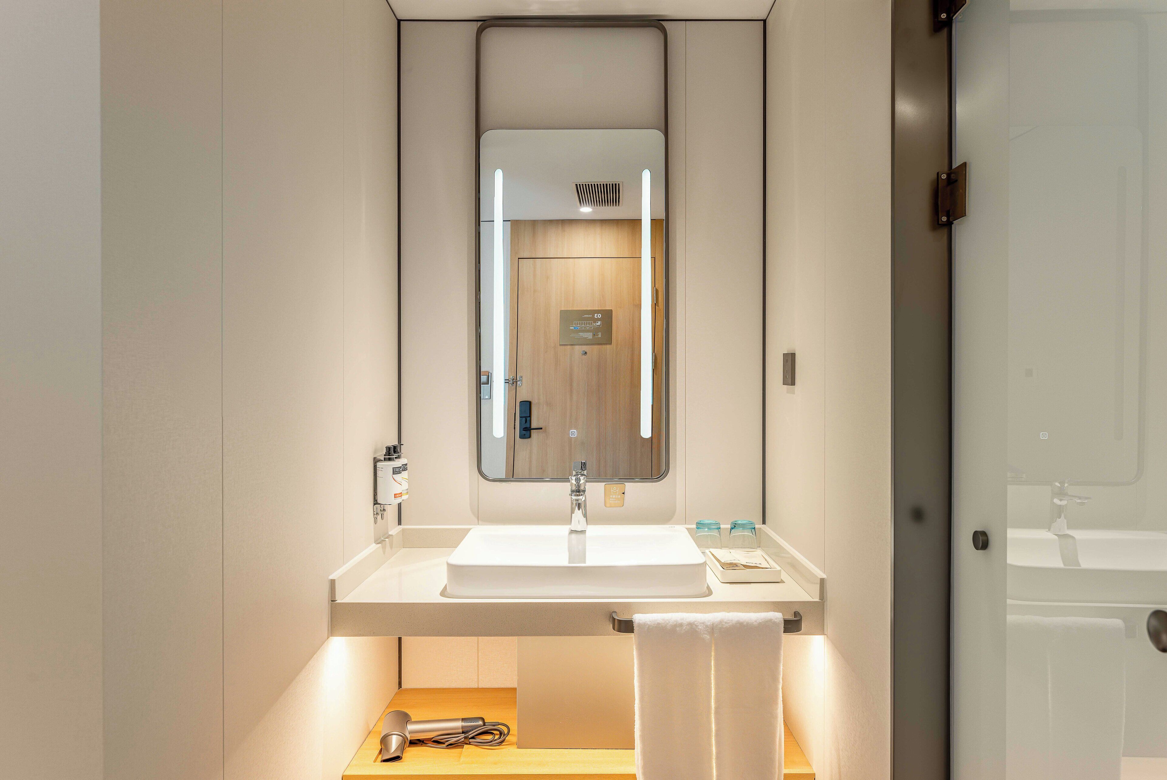 Holiday Inn Express Shanghai PVG Zhuqiao by IHG