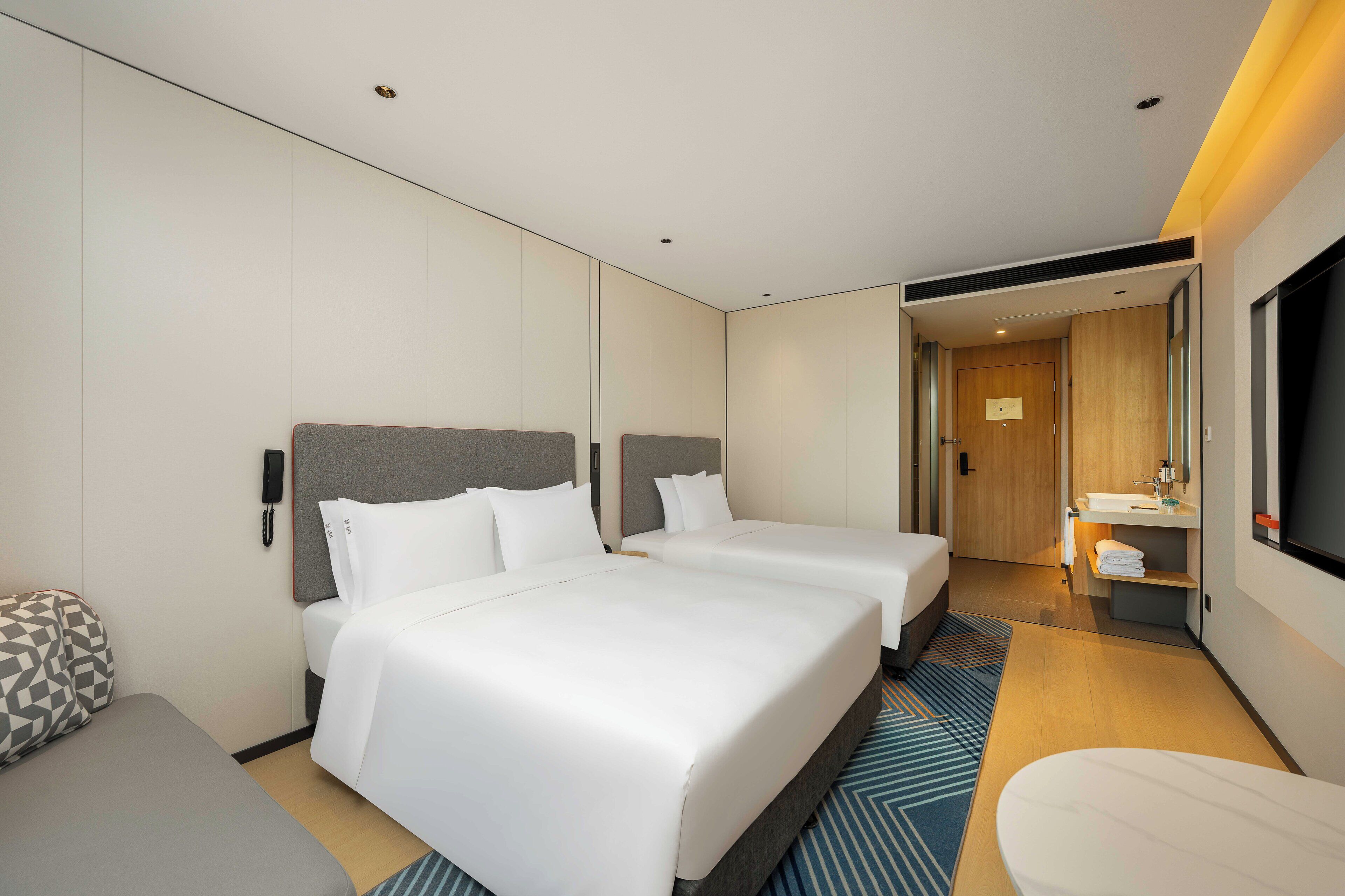 Holiday Inn Express Shanghai PVG Zhuqiao by IHG