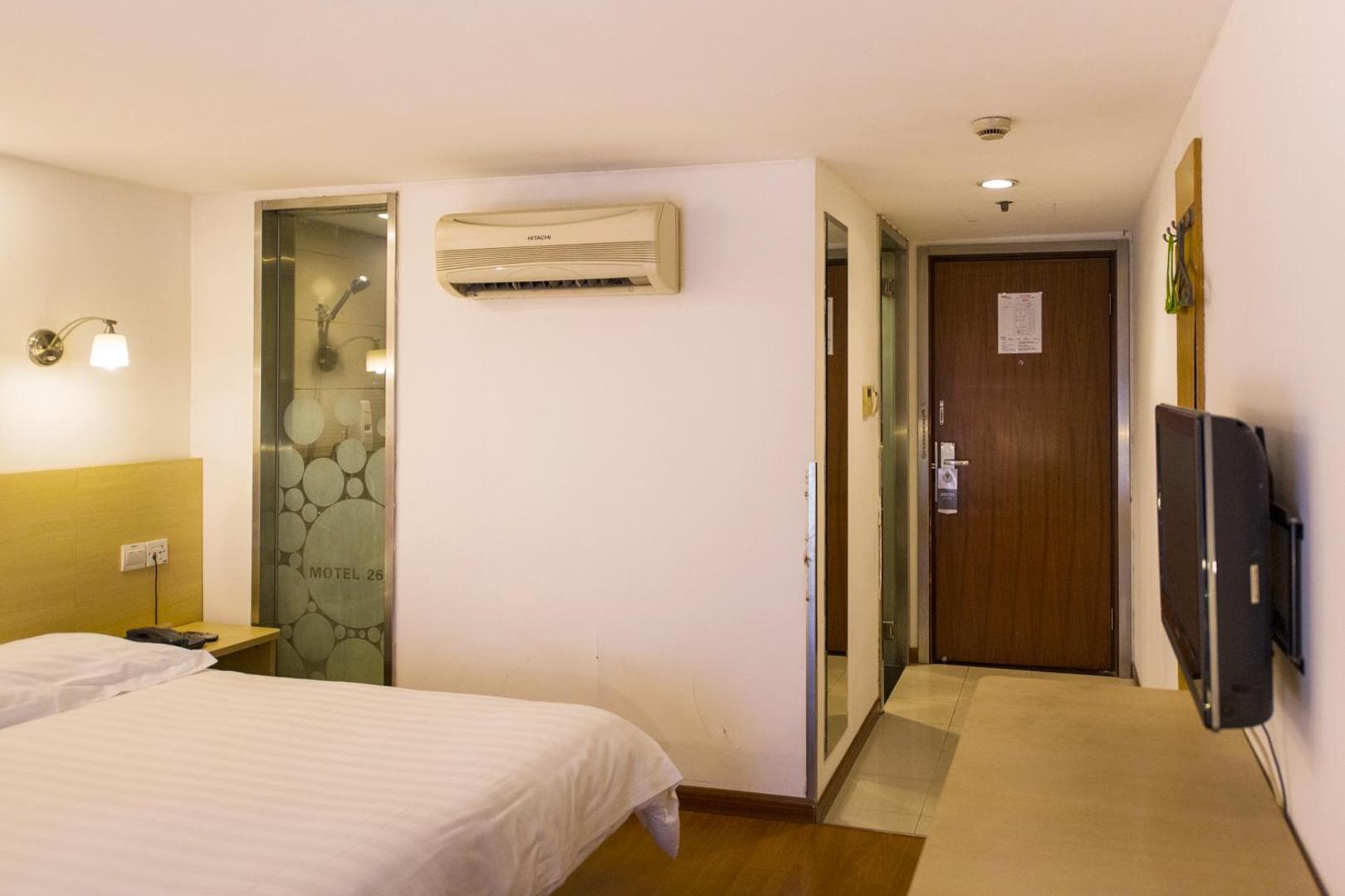 Motel (Shanghai Lujiazui Yushan Road Yuanshen Sports Center)