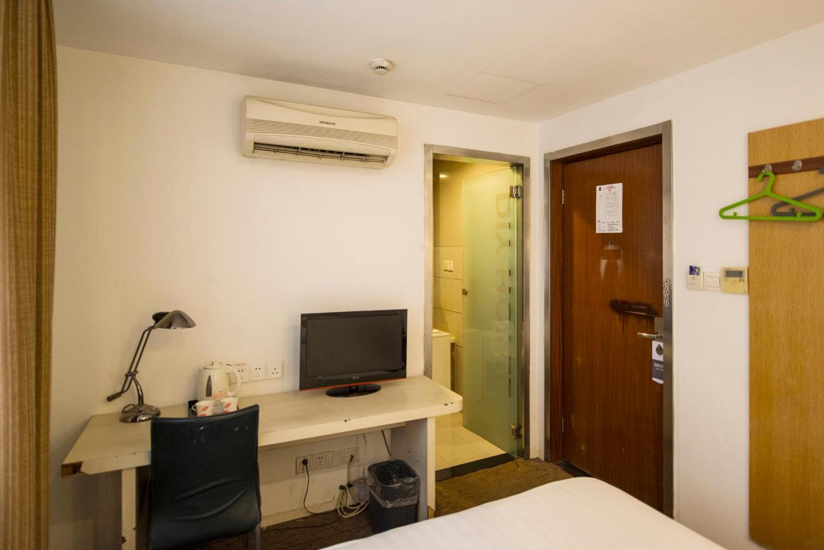 Motel (Shanghai Lujiazui Yushan Road Yuanshen Sports Center)