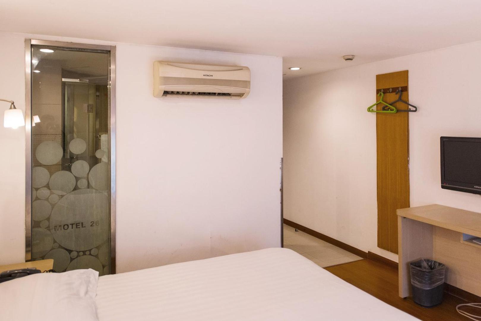Motel (Shanghai Lujiazui Yushan Road Yuanshen Sports Center)