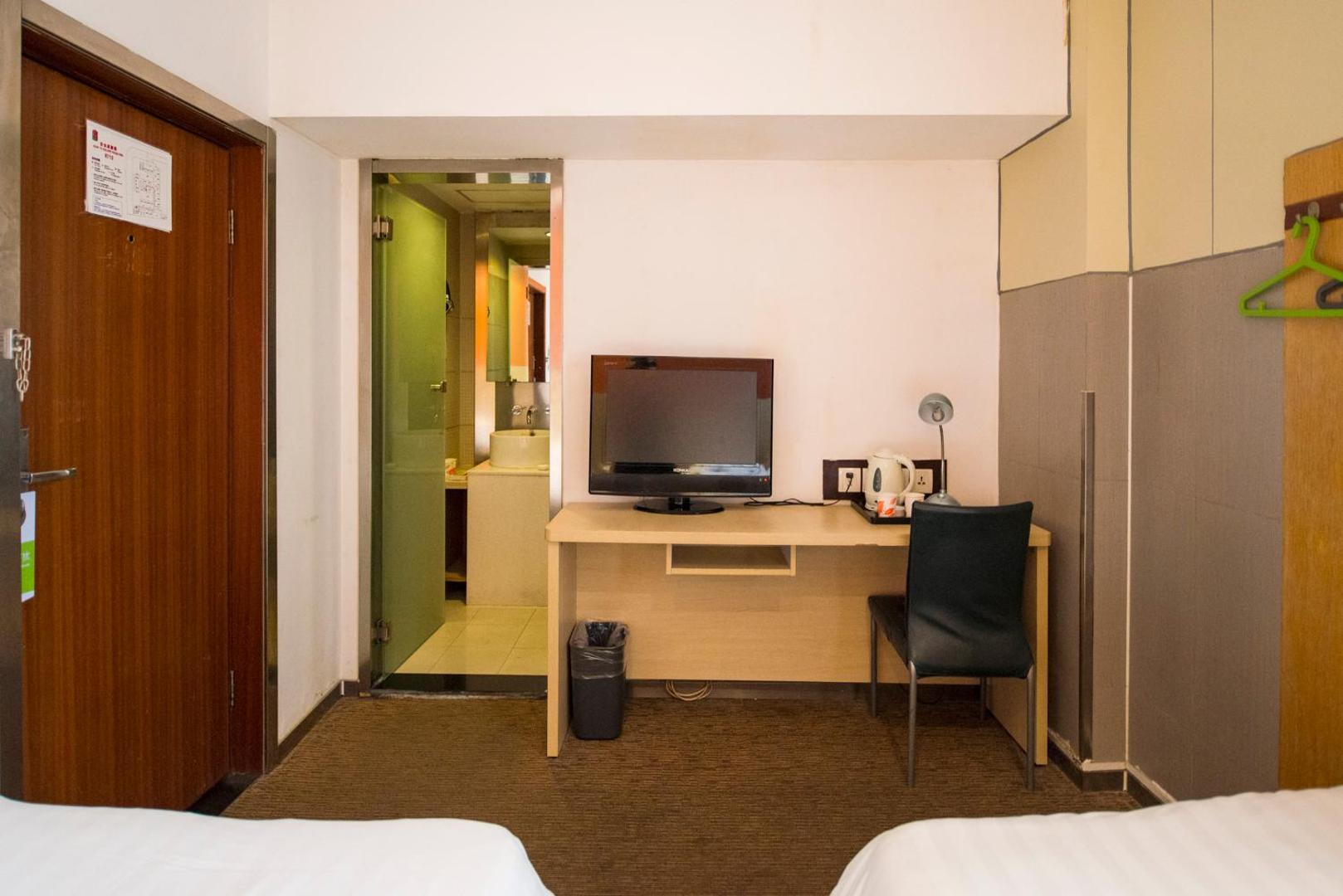 Motel (Shanghai Lujiazui Yushan Road Yuanshen Sports Center)