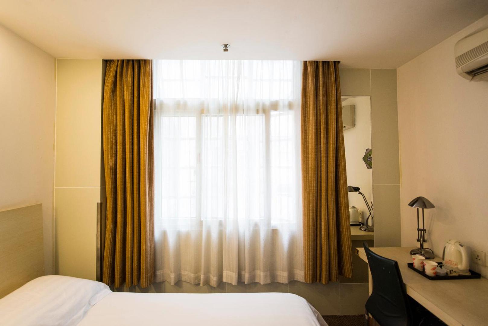 Motel (Shanghai Lujiazui Yushan Road Yuanshen Sports Center)