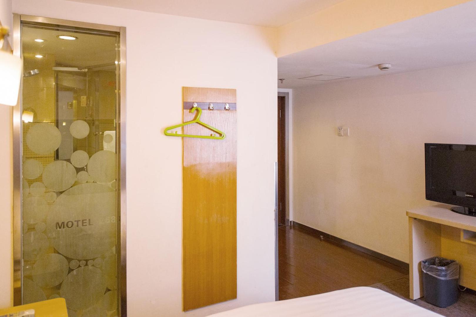 Motel (Shanghai Lujiazui Yushan Road Yuanshen Sports Center)