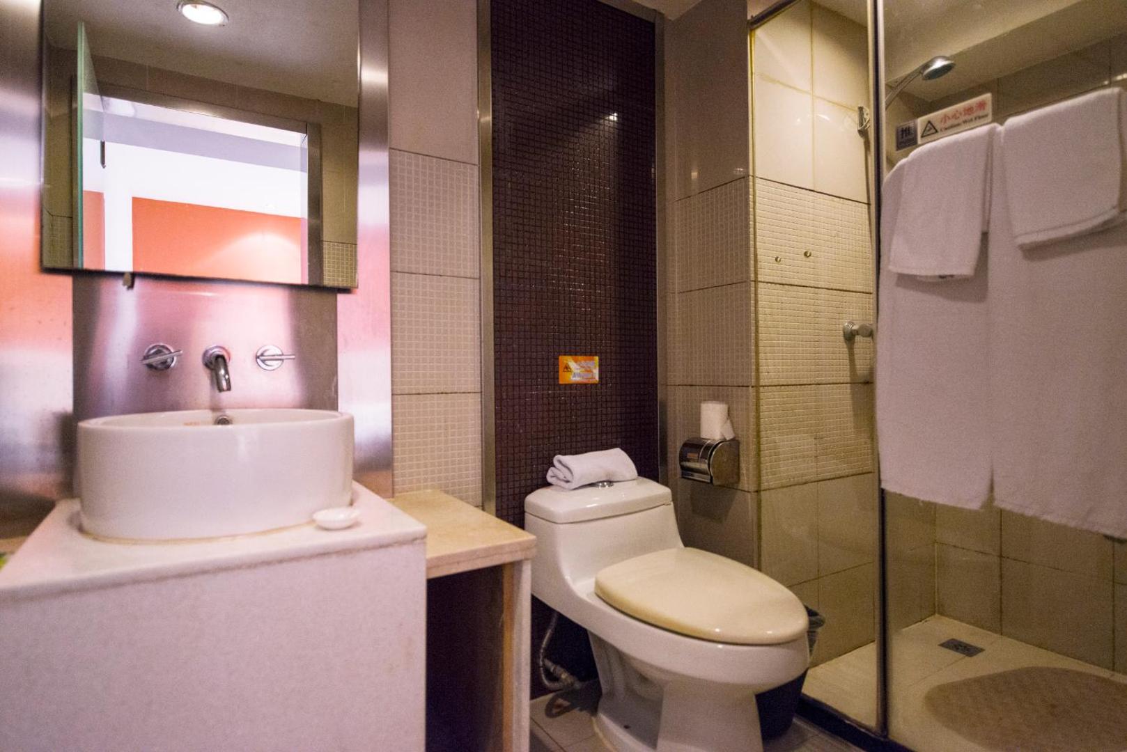 Motel (Shanghai Lujiazui Yushan Road Yuanshen Sports Center)