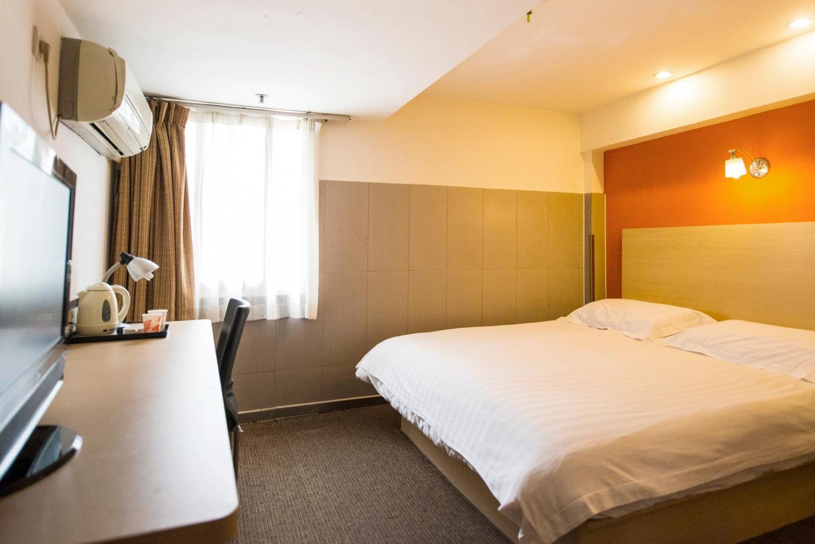 Motel (Shanghai Lujiazui Yushan Road Yuanshen Sports Center)