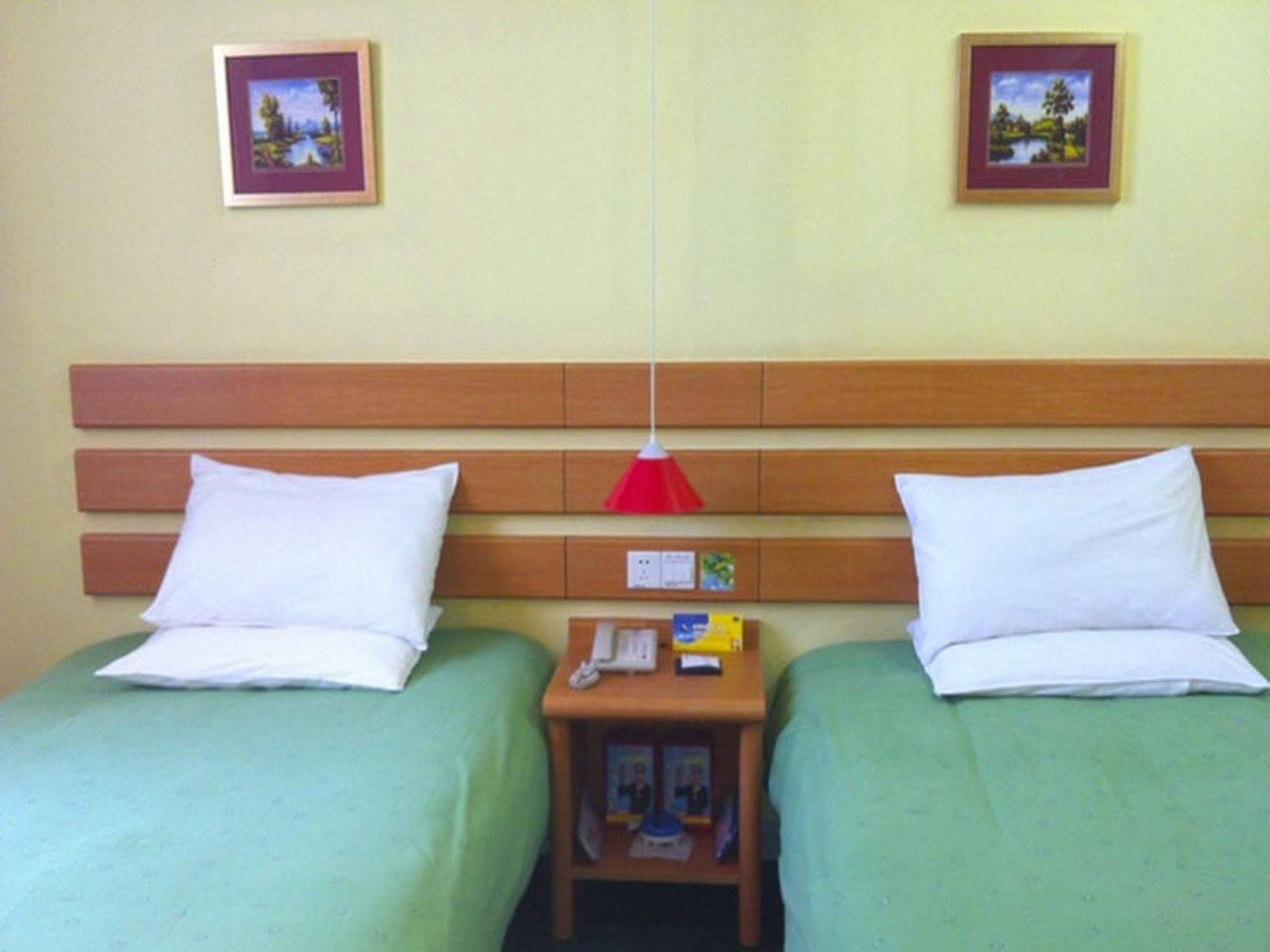 Home Inn Shanghai Lujiazui Dongfang Road