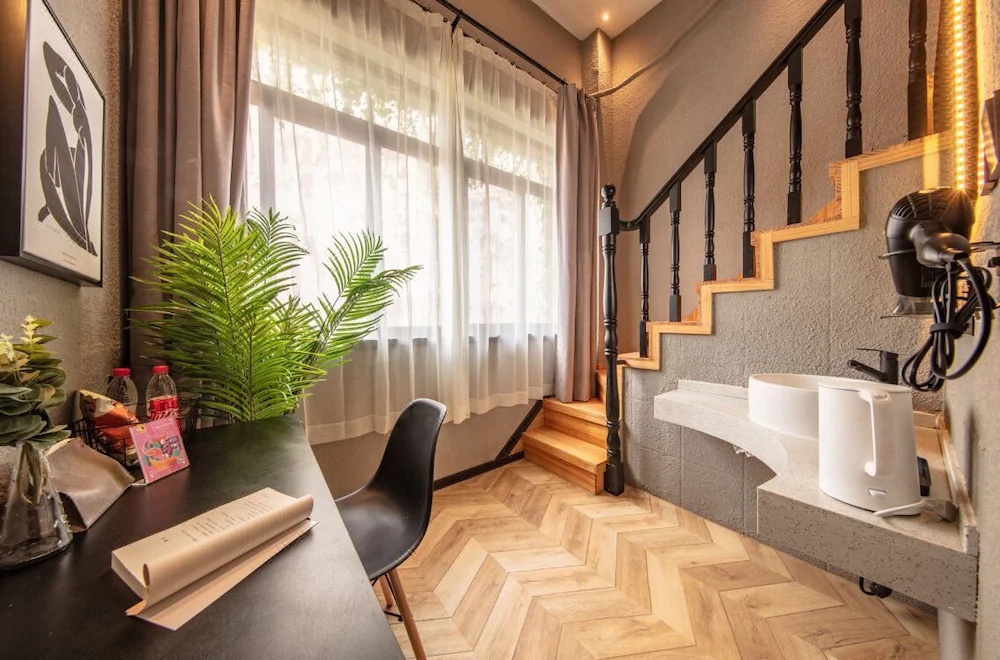 Iforest Hotel