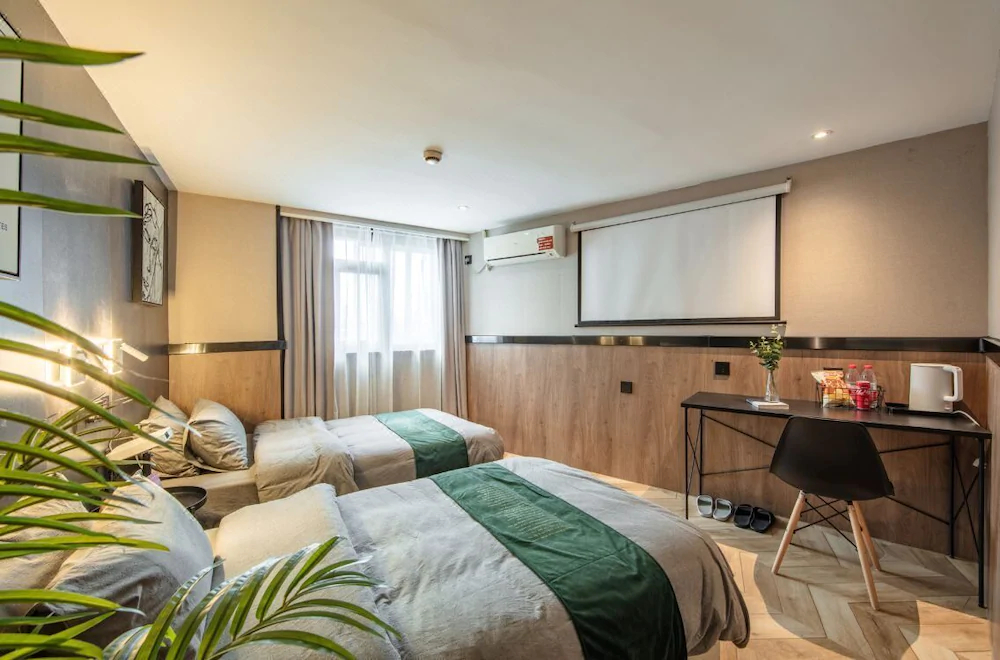 Iforest Hotel