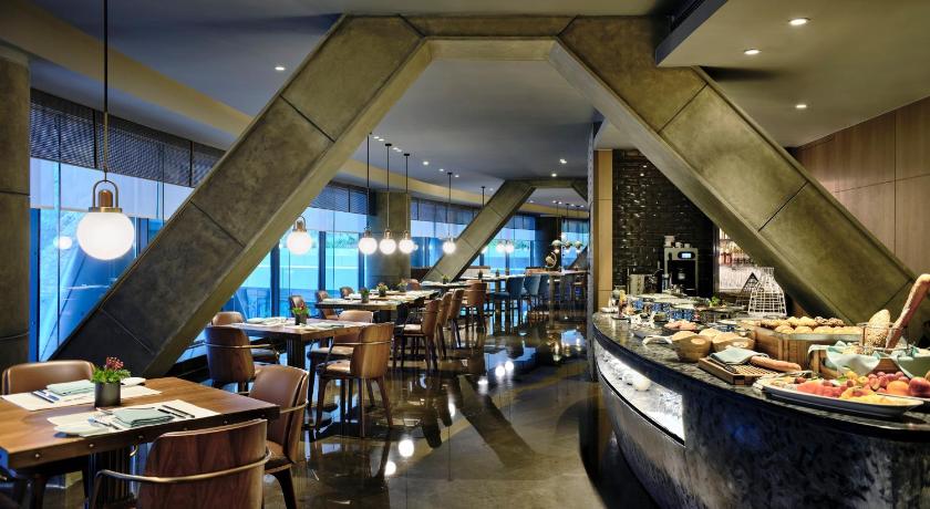 Intercontinental Shanghai Wonderland