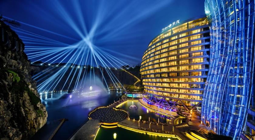 Intercontinental Shanghai Wonderland