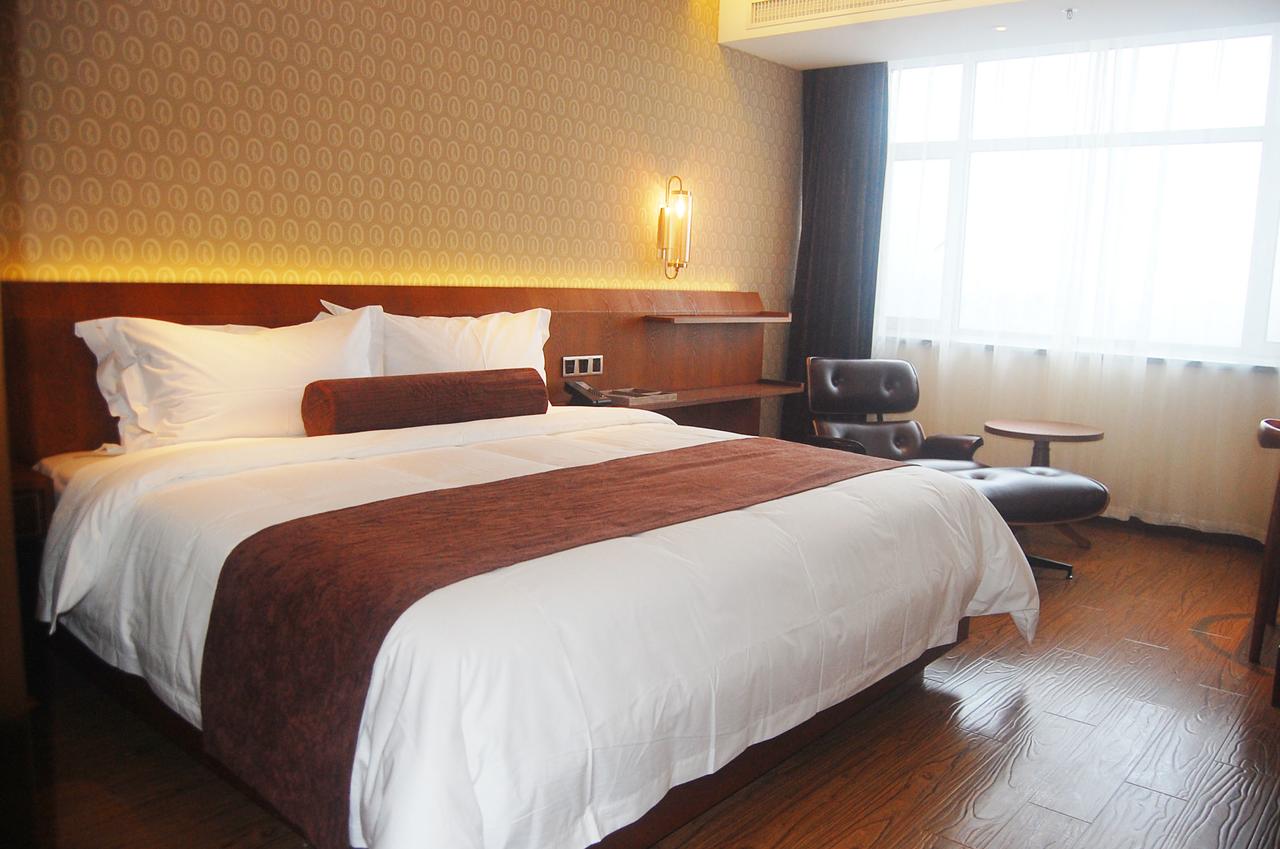 James Joyce Coffetel Shanghai International Tourism and Resorts Zone Branch