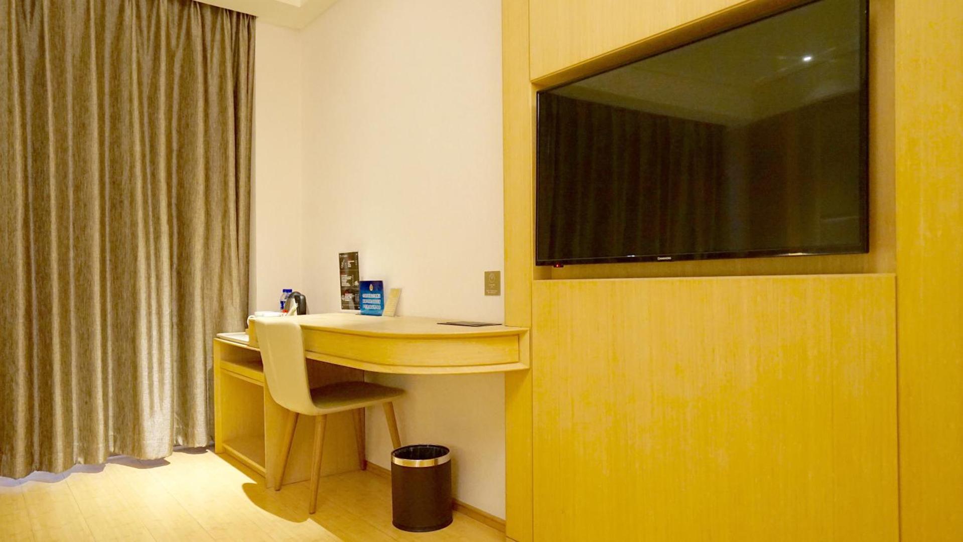 JI Hotel Shanghai South Xizang Road