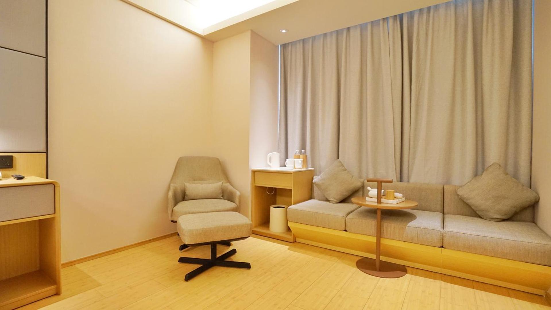JI Hotel Shanghai South Xizang Road